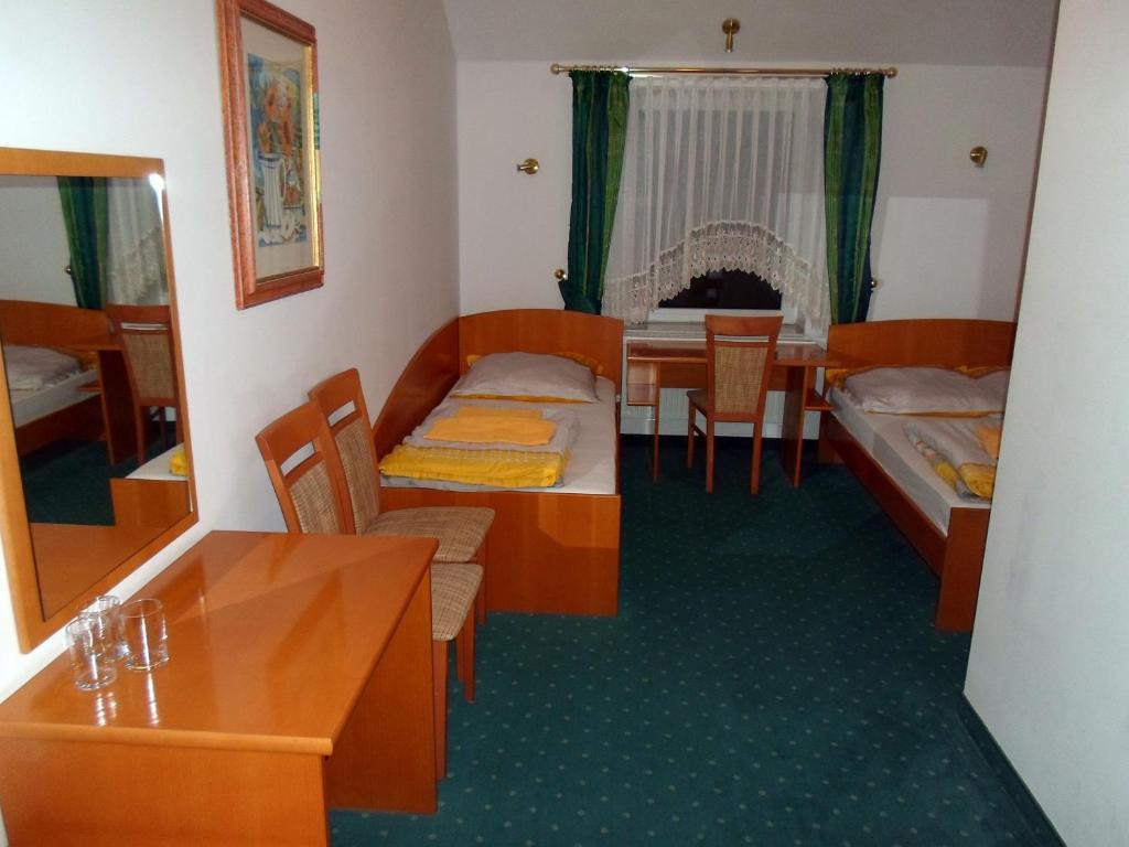 Hotel Korona Słubice Habitación foto