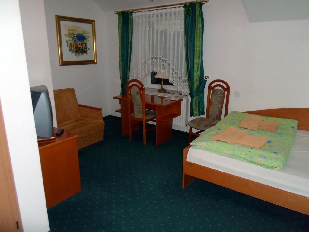 Hotel Korona Słubice Habitación foto